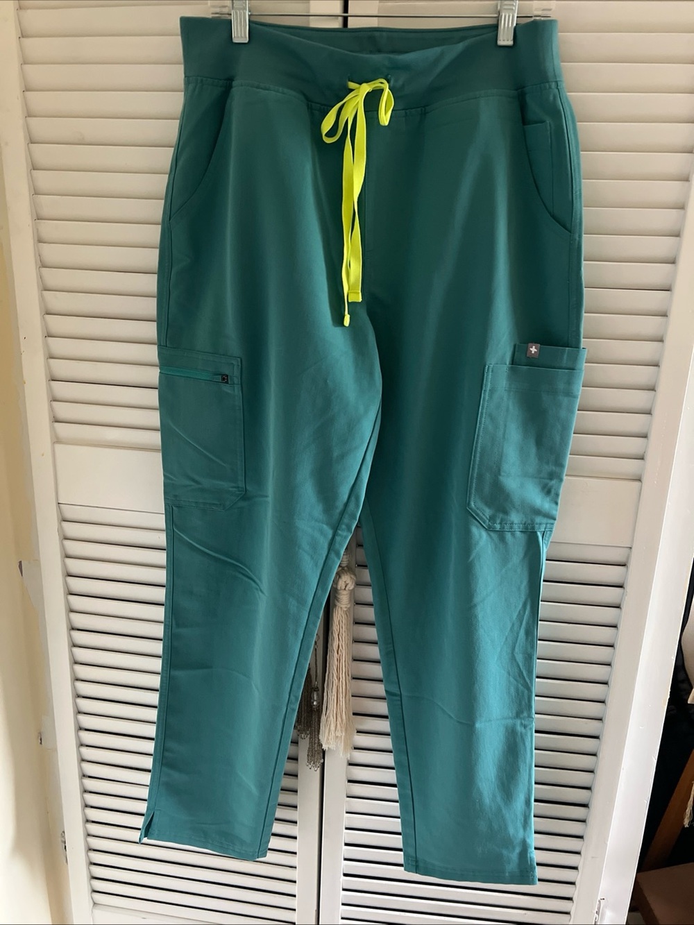 💊FIGS Kade cargo scrub pants special edition color cactus/marine💊